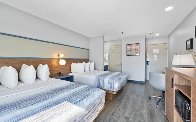 Howard Johnson by Wyndham Urbana