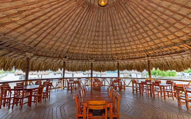 Marina Puerto Velero