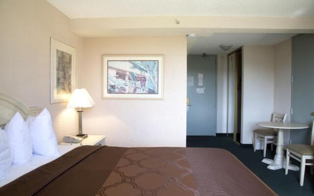 Consulate Hotel Airport/Sea World San Diego Area