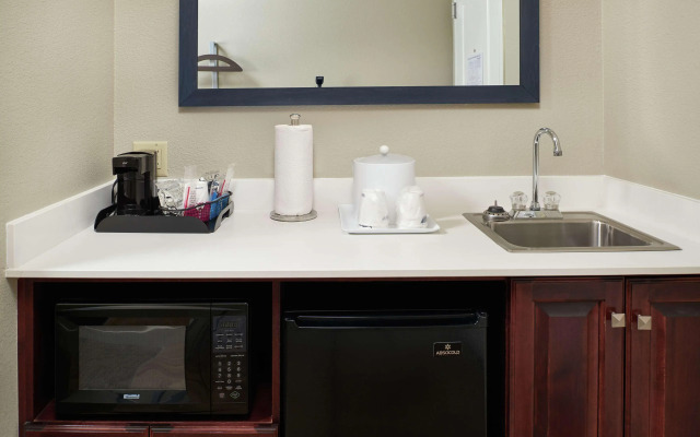 Hampton Inn & Suites Rogers