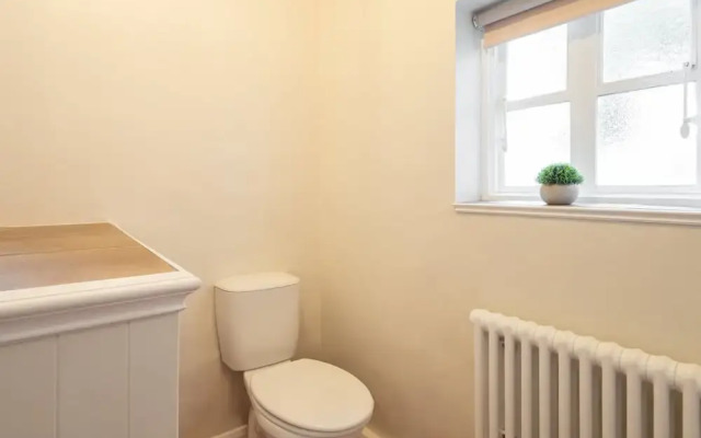 Host Stay Chatsworth Townhouse II
