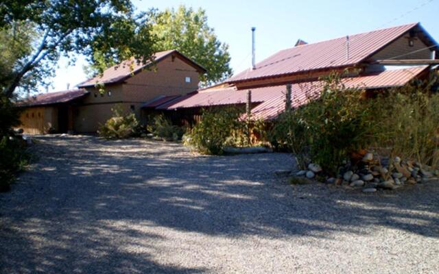 Silver River Adobe Inn