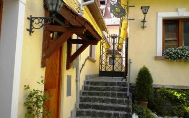 Casa Rozelor