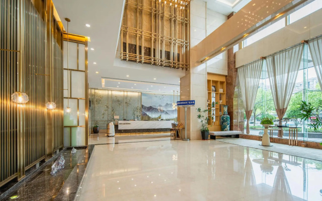 New Land Hotel