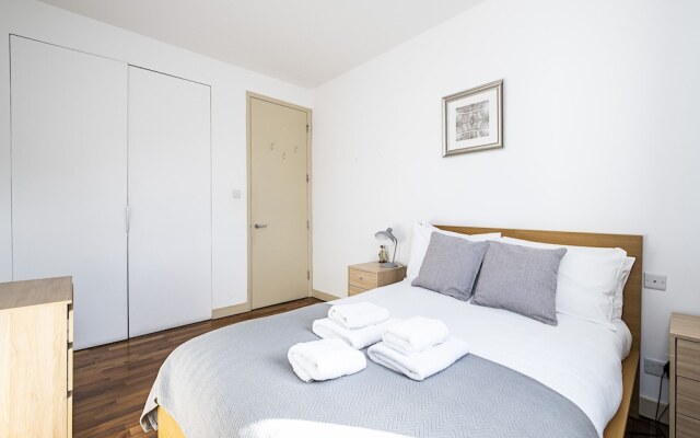 Royal College Apartments by Flexystays