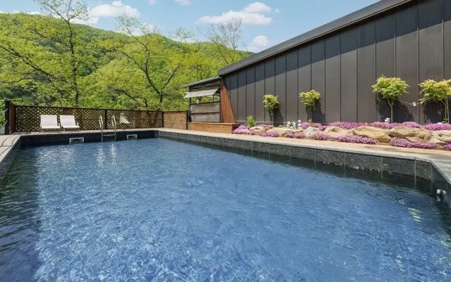 Gapyeong On The Hill Pool Villa