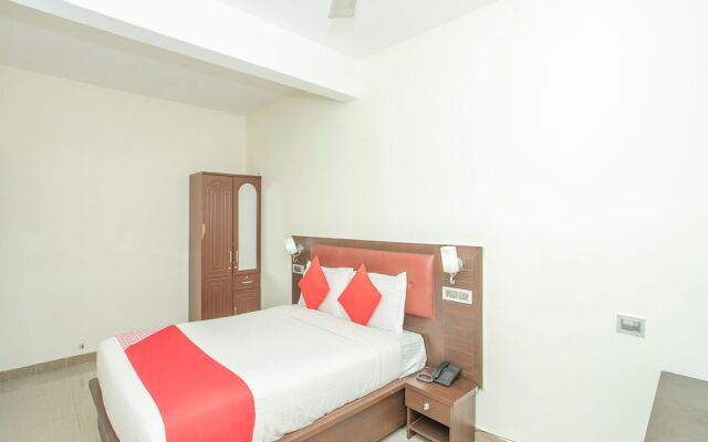 OYO 13170 Sky Suites