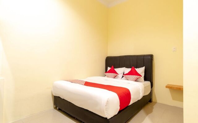 Oyo 1505 Studio 10 Home Stay