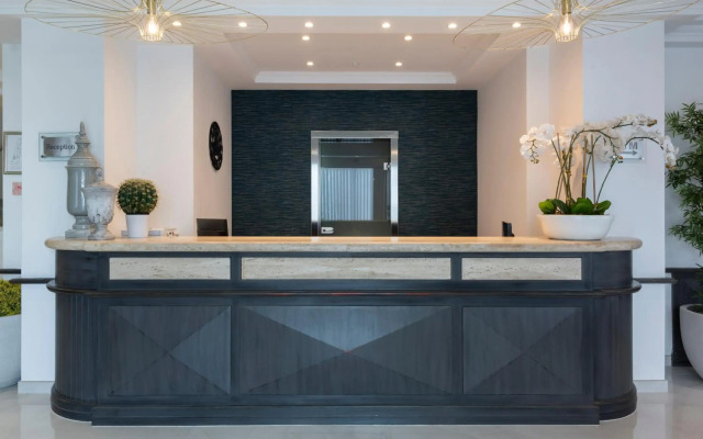 Plaza Regency Hotels
