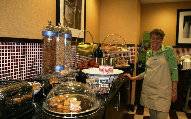 Hampton Inn & Suites Millington