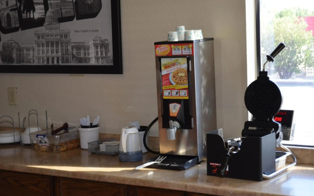 Hill Country Inn & Suites