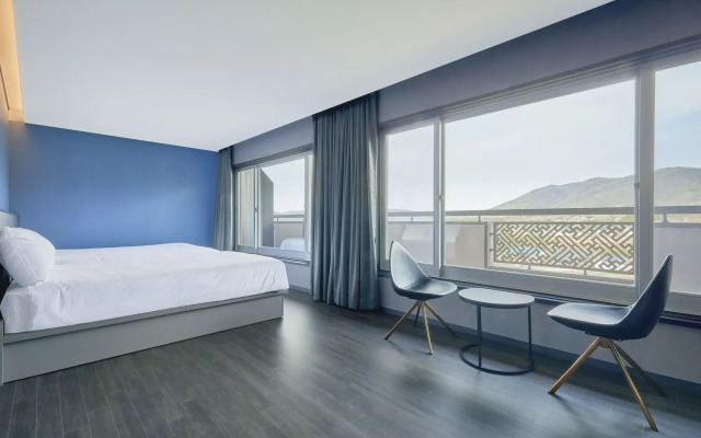 Kolon Hotel