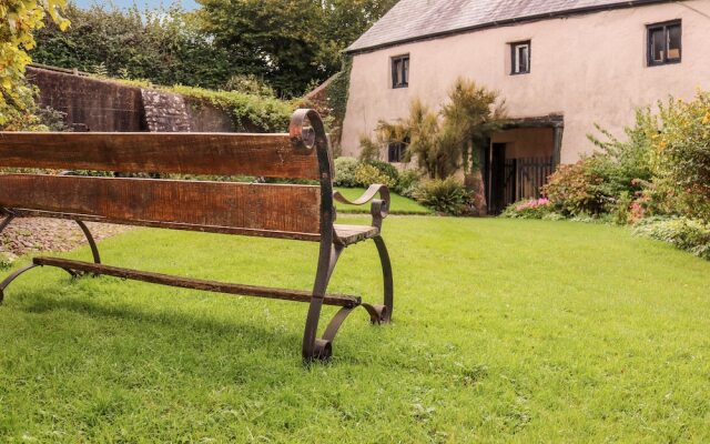 Middle Coombe Farm