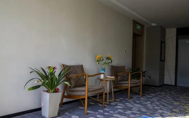 Kaiyuan Meitu Hotel (Lishui Qingtian High-speed Railway Station)