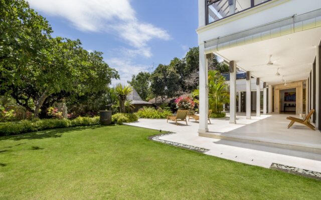 Best Selling 4 Bedrooms Pool Villa in Uluwatu Included Breakfast