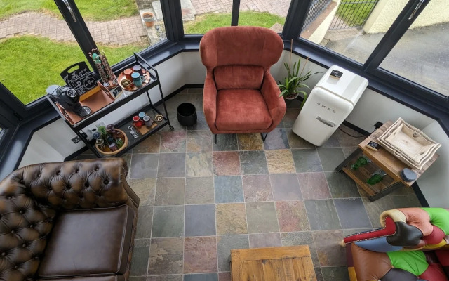 Llys Aeron Guest House