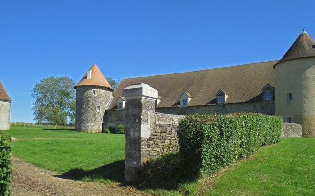 Mansion With 4 Bedrooms in Moussy, With Enclosed Garden