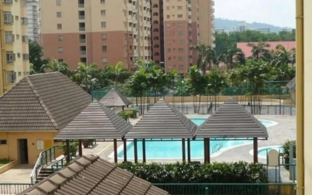 Own Private Jucuzzi POOL inside Sri Petaling Hse