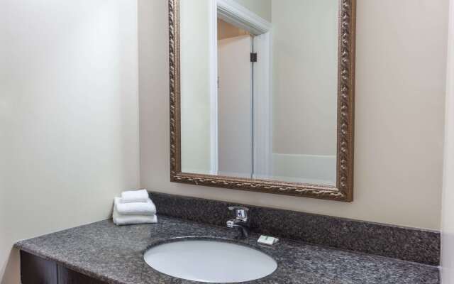 Super 8 by Wyndham Kirkland Lake