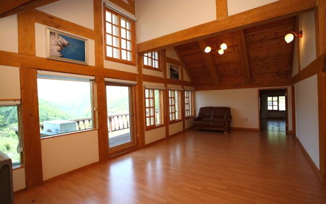 Yangpyeong Jungmisan Scenery Pension