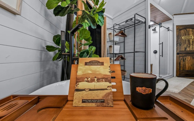 Dream Catcher 1 Bedroom Home by RedAwning