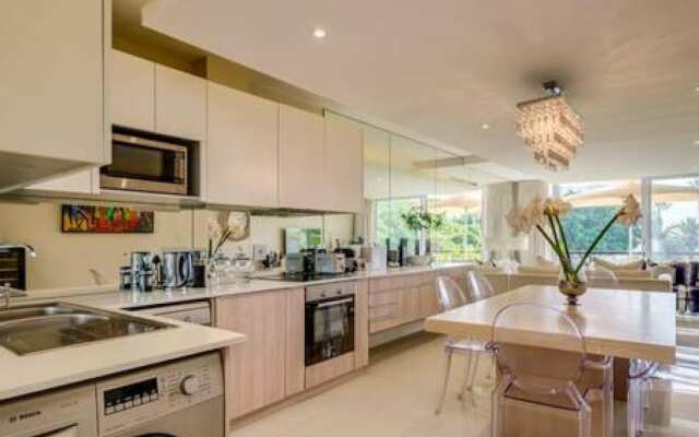 Elegant Apartment at the Waterclub Amani Views