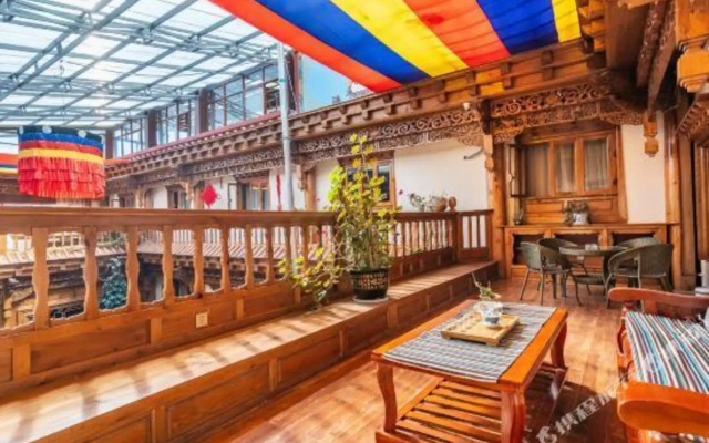 Shangri la Le Fu Ge Dan Inn (dukezong ancient city store)