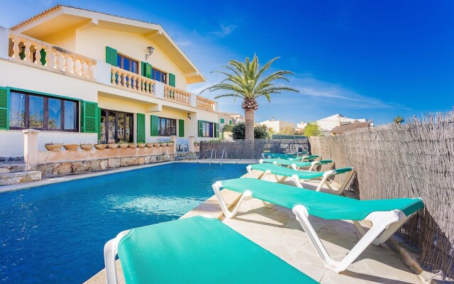 Porto Colom, Villa With Pool x 10 People
