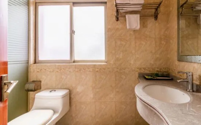 Longsheng Business Hotel