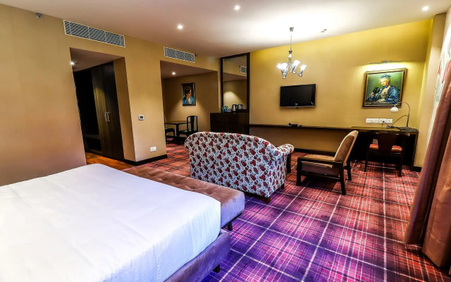 Hotel Piccadily Raipur
