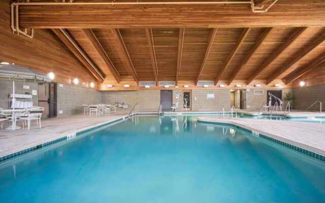 AmericInn Lodge & Suites Green Bay East