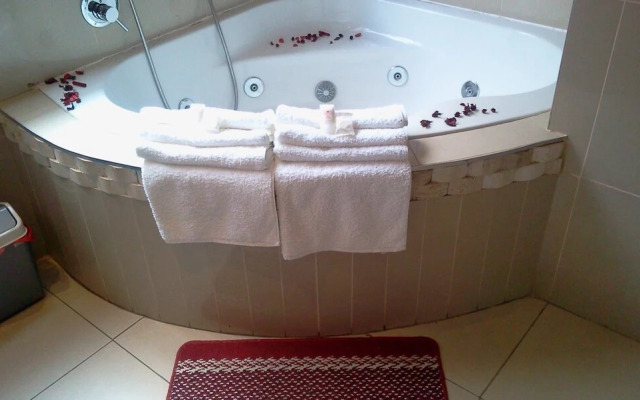 T.Recall Guest House