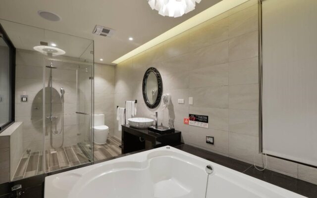 M hotel