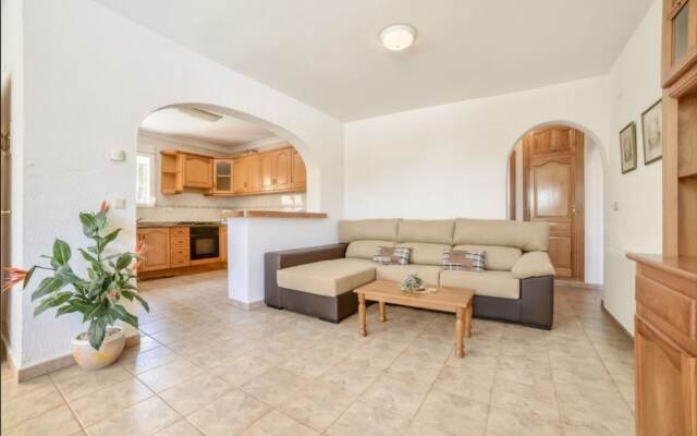 Villa - 5 Bedrooms - 107482