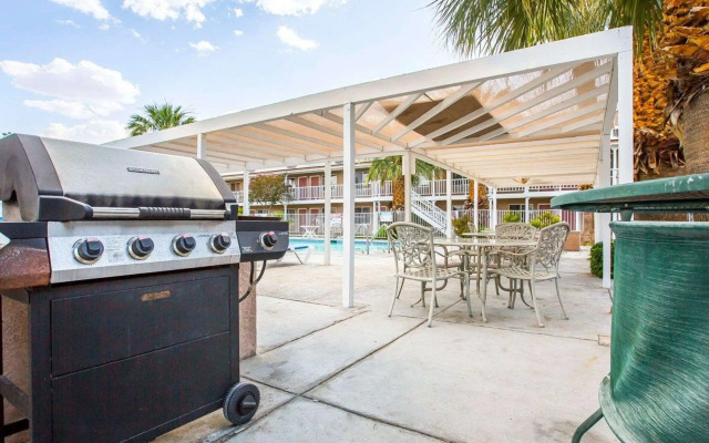 Clarion Inn Near China Lake Naval Station