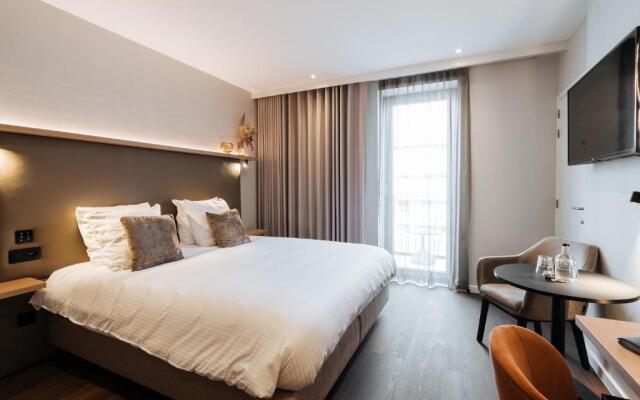 The CORNR Hotel
