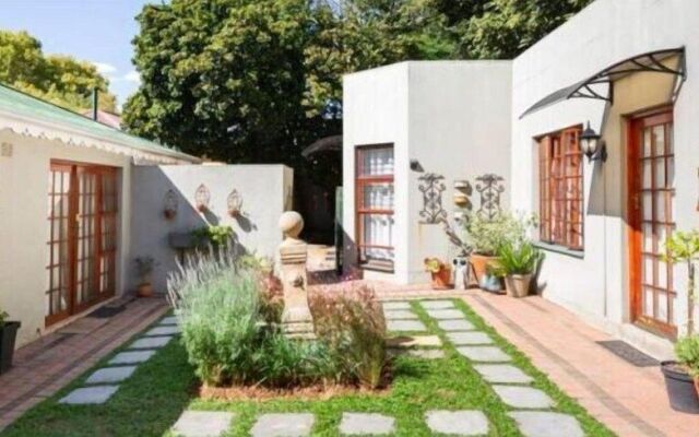 BOUGAIN'VILLAS