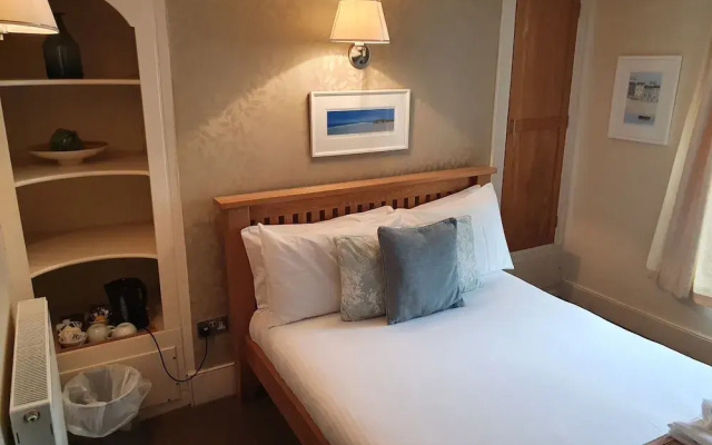 Halfway House Inn
