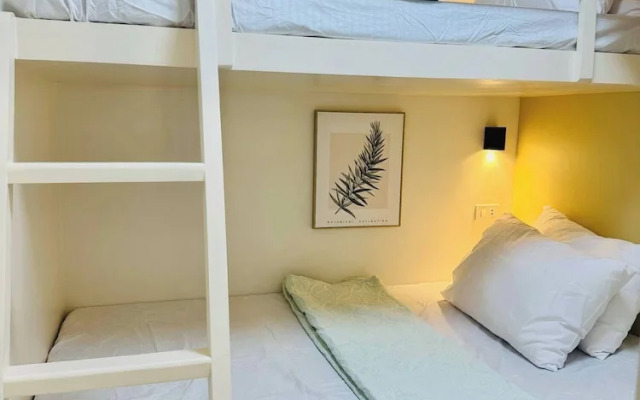 Stylish Condo Room in Iloilo City With Shared Pool