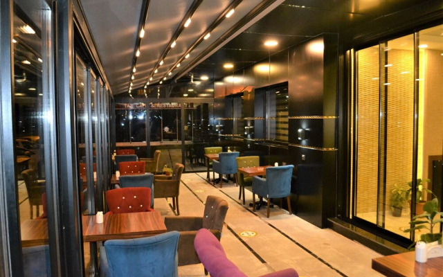 Sapran Deluxe Hotel