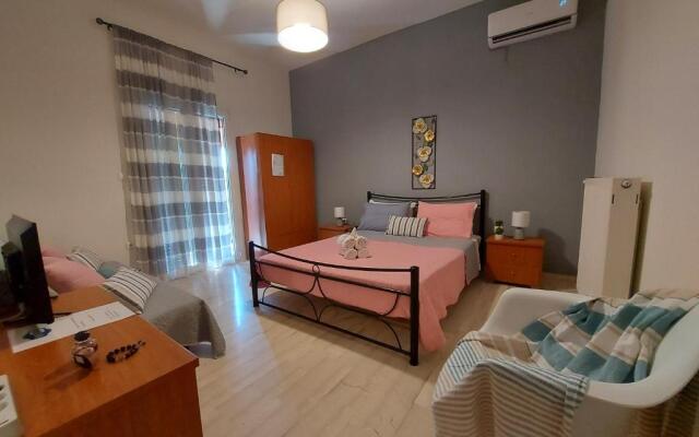Niki Thalia Viros Apartment No2.