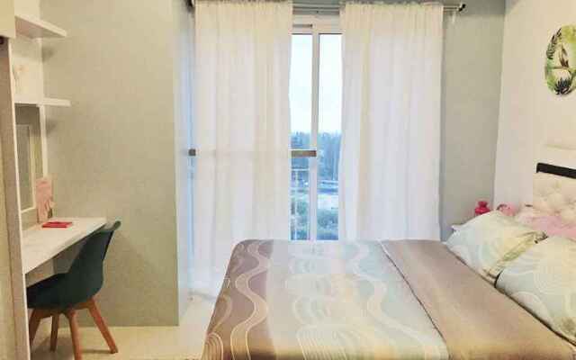 HomeStay at Wind Residences