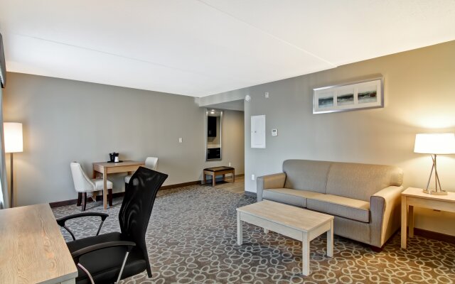 Holiday Inn Express & Suites Oshawa Downtown - Toronto Area, an IHG Hotel