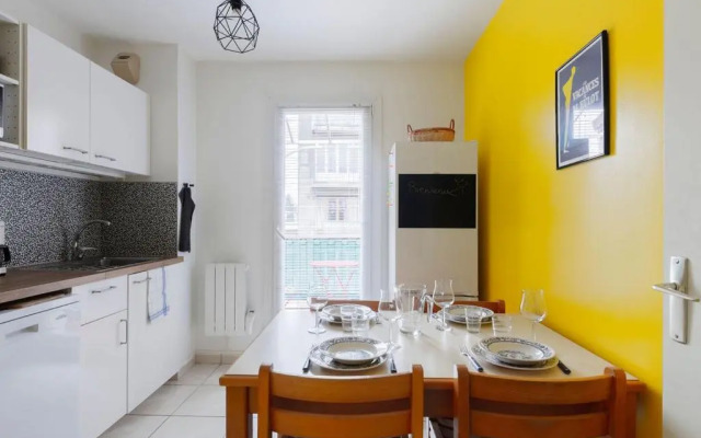 Nicolas III, parking privé, Netflix, balcon