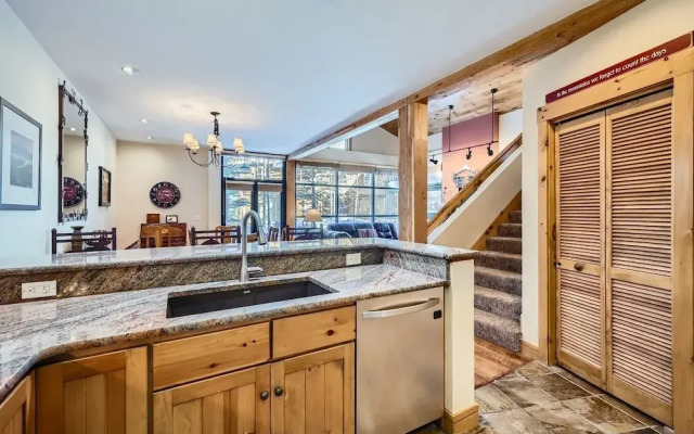 8712 Ski Tip Townhomes 3 Bedroom Townhouse