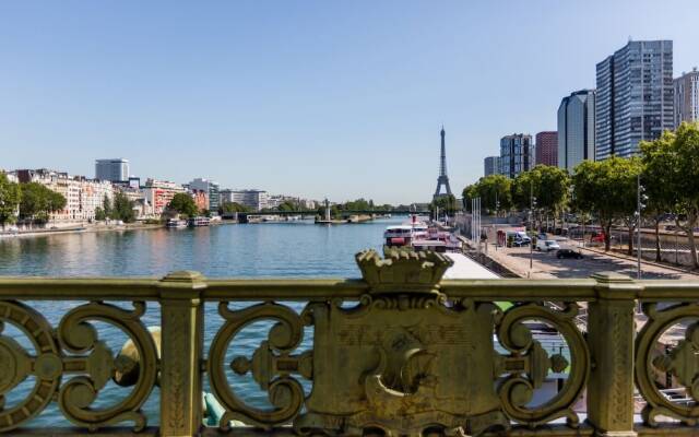 Light And Day In Beaugrenelle