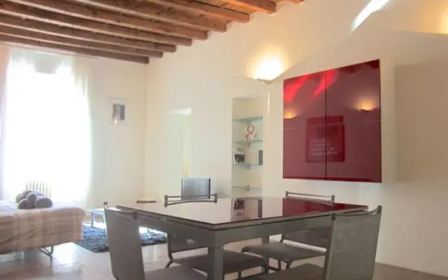 Temporary House - Naviglio Sforza