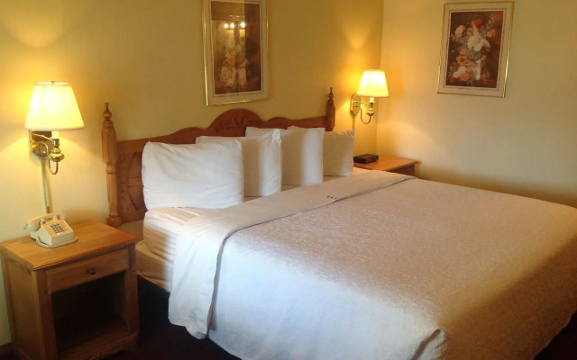 Honeysuckle Inn & Conference Center