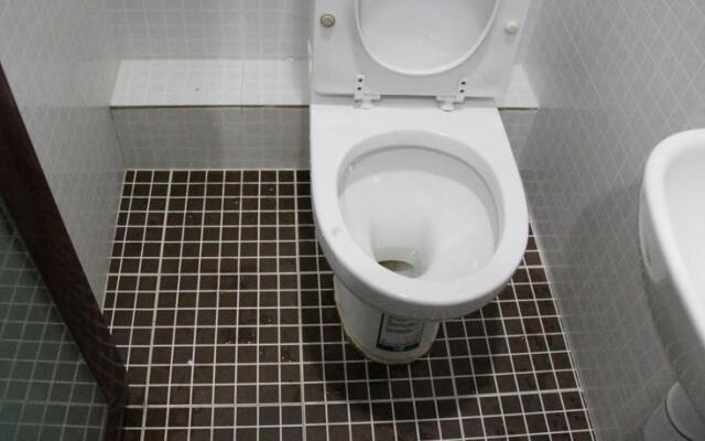 Cosmos Guest House (4/F)