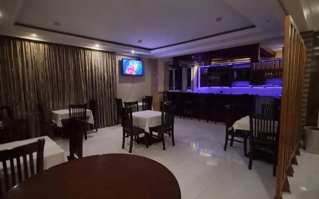 Home Town Addis Hotel